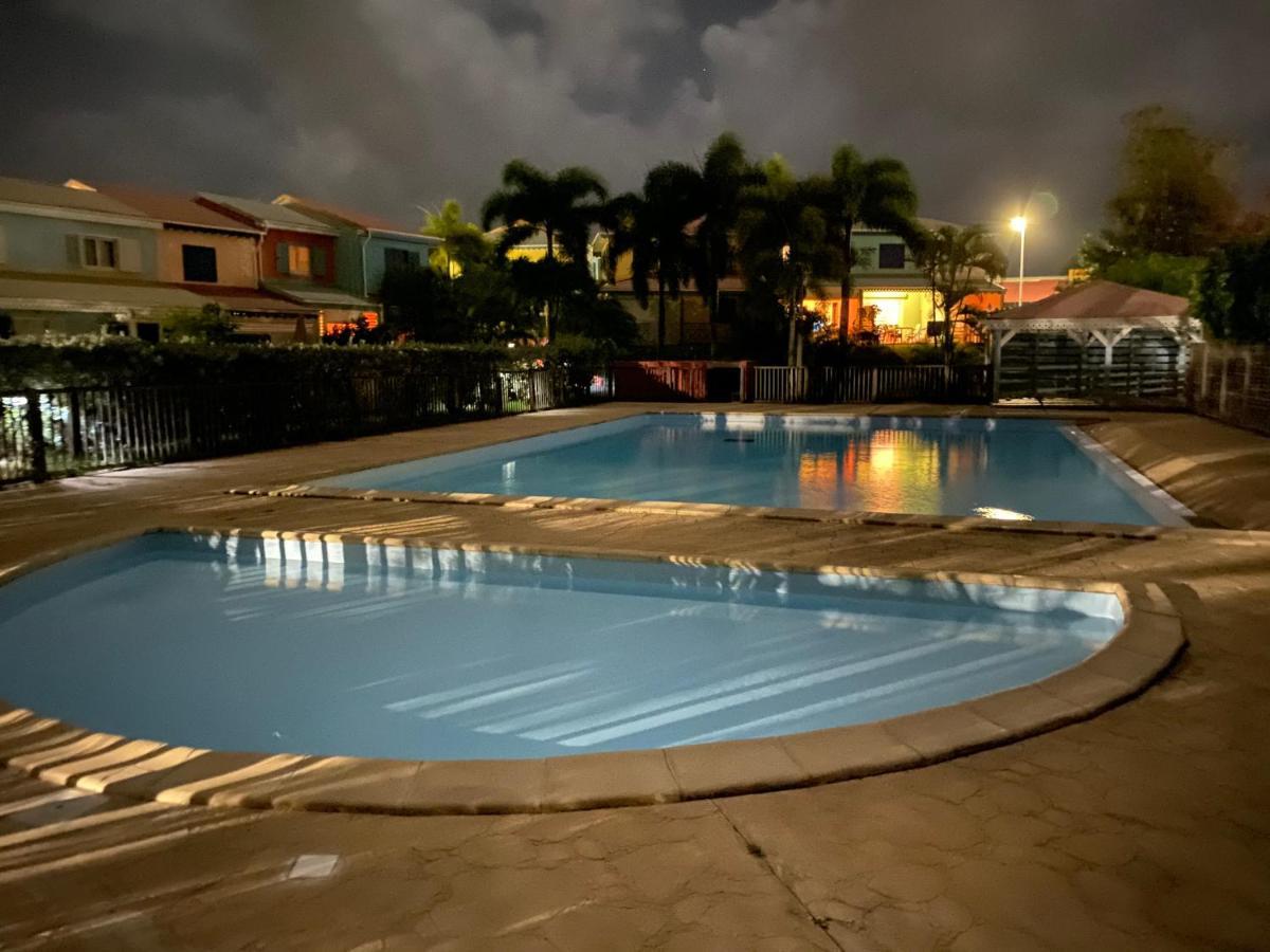 Maison Mitoyenne , Piscine,Citerne, Jardin, Parking, Plage Le Gosier  Luaran gambar